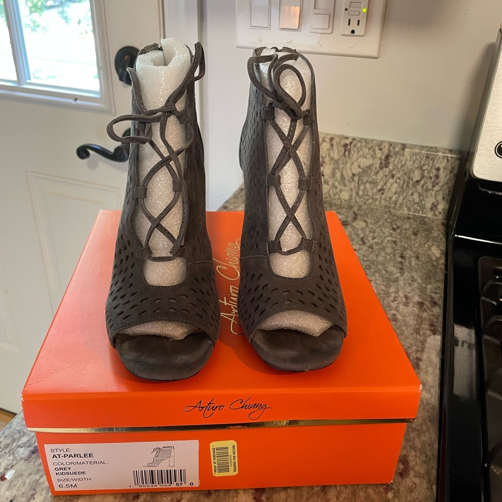 Arturo Chiang At-Parlee shoes - Grey kidsuede - Size 6.5